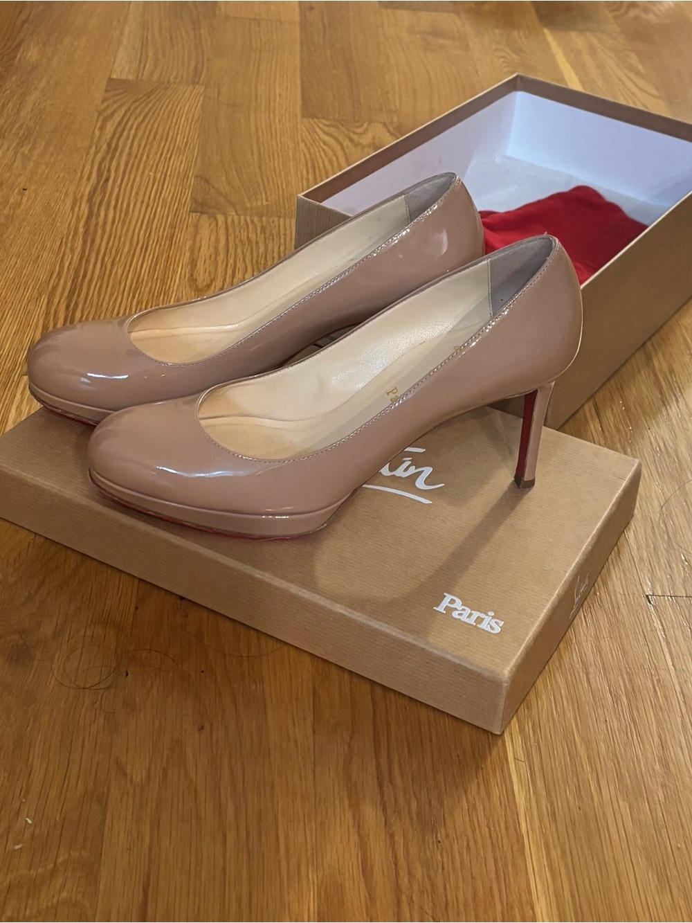 Christian Louboutin “New Simple Pump” 85 Nude Patent Leather Round-Toe Size 37.5